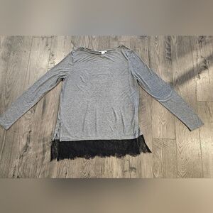 Womens‎ szM Stylish Long Sleeves Gray Top Black Lace Hem Lightweight Lagenlook
